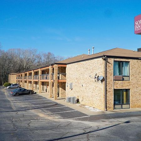 Southern Inn And Suites Spartanburg Dış mekan fotoğraf