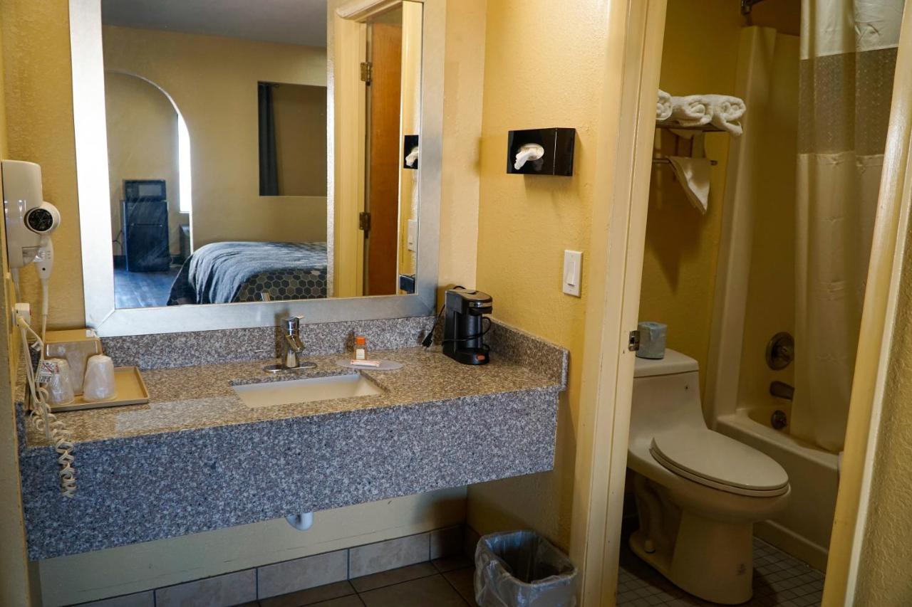 Southern Inn And Suites Spartanburg Dış mekan fotoğraf